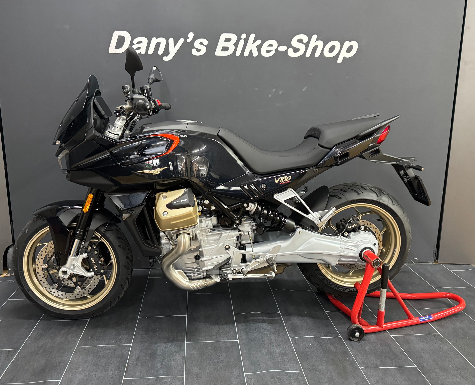 MOTO GUZZI V100 Mandello