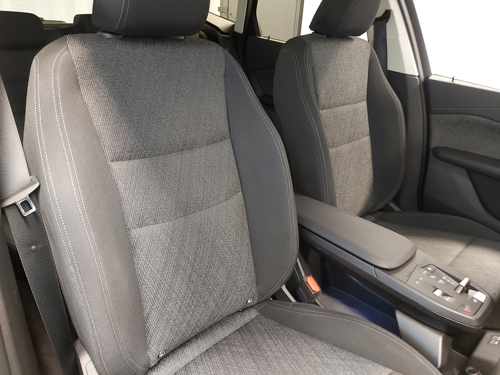 BMW 223d xDrive Active Tourer-image-11