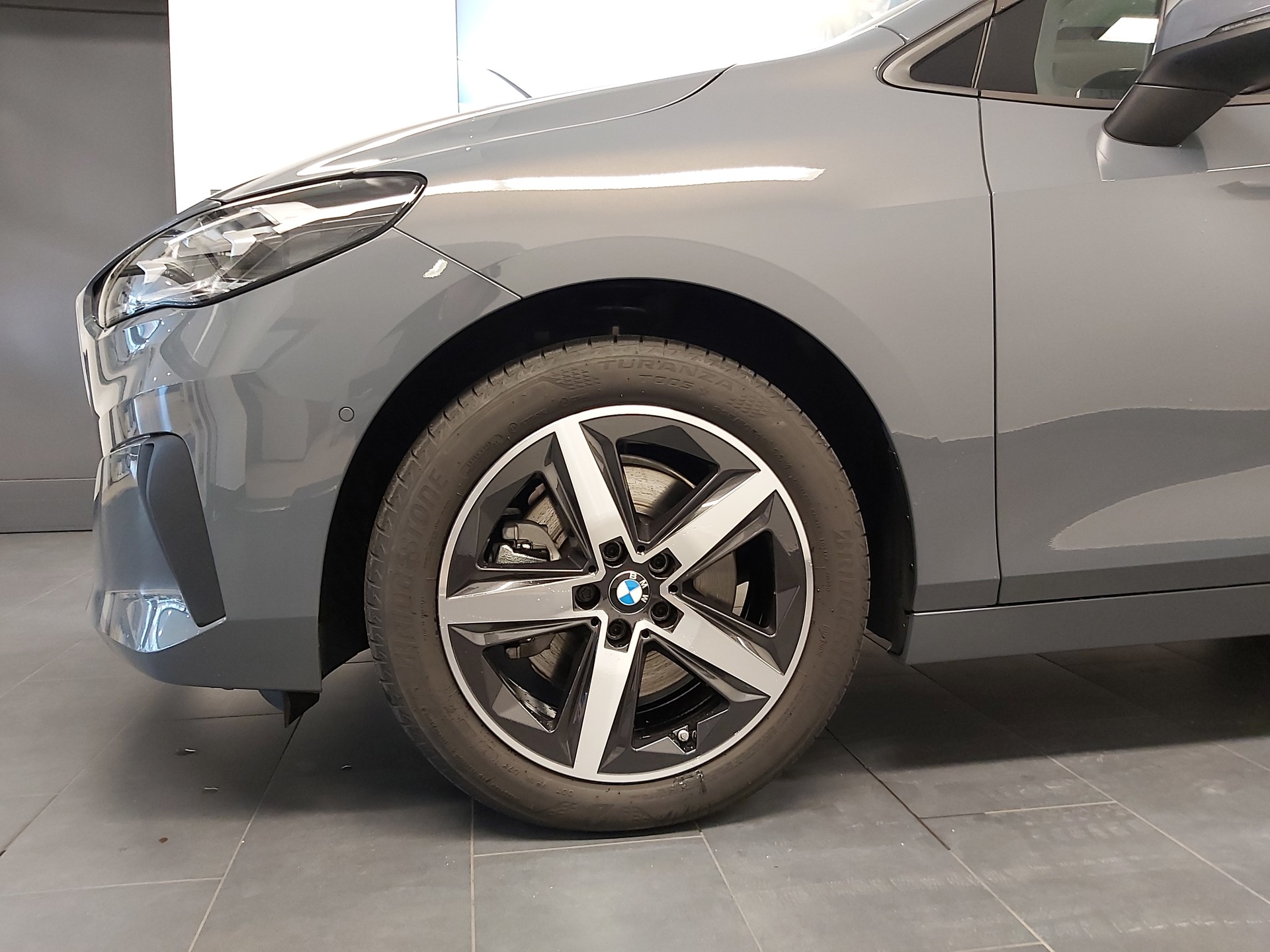BMW 223d xDrive Active Tourer-image-2