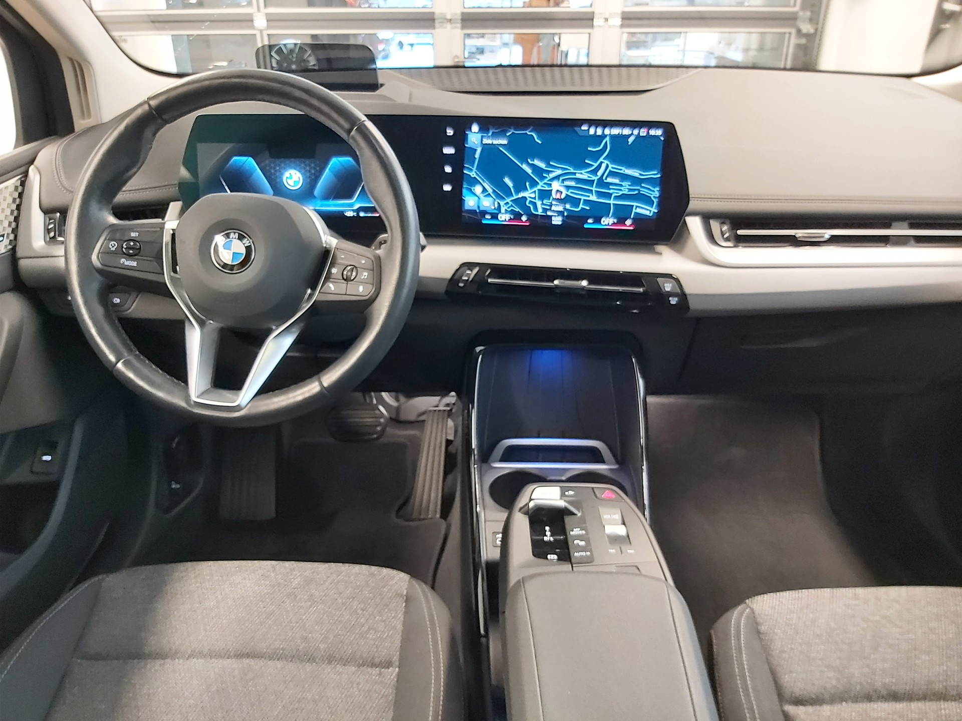 BMW 223d xDrive Active Tourer-image-12