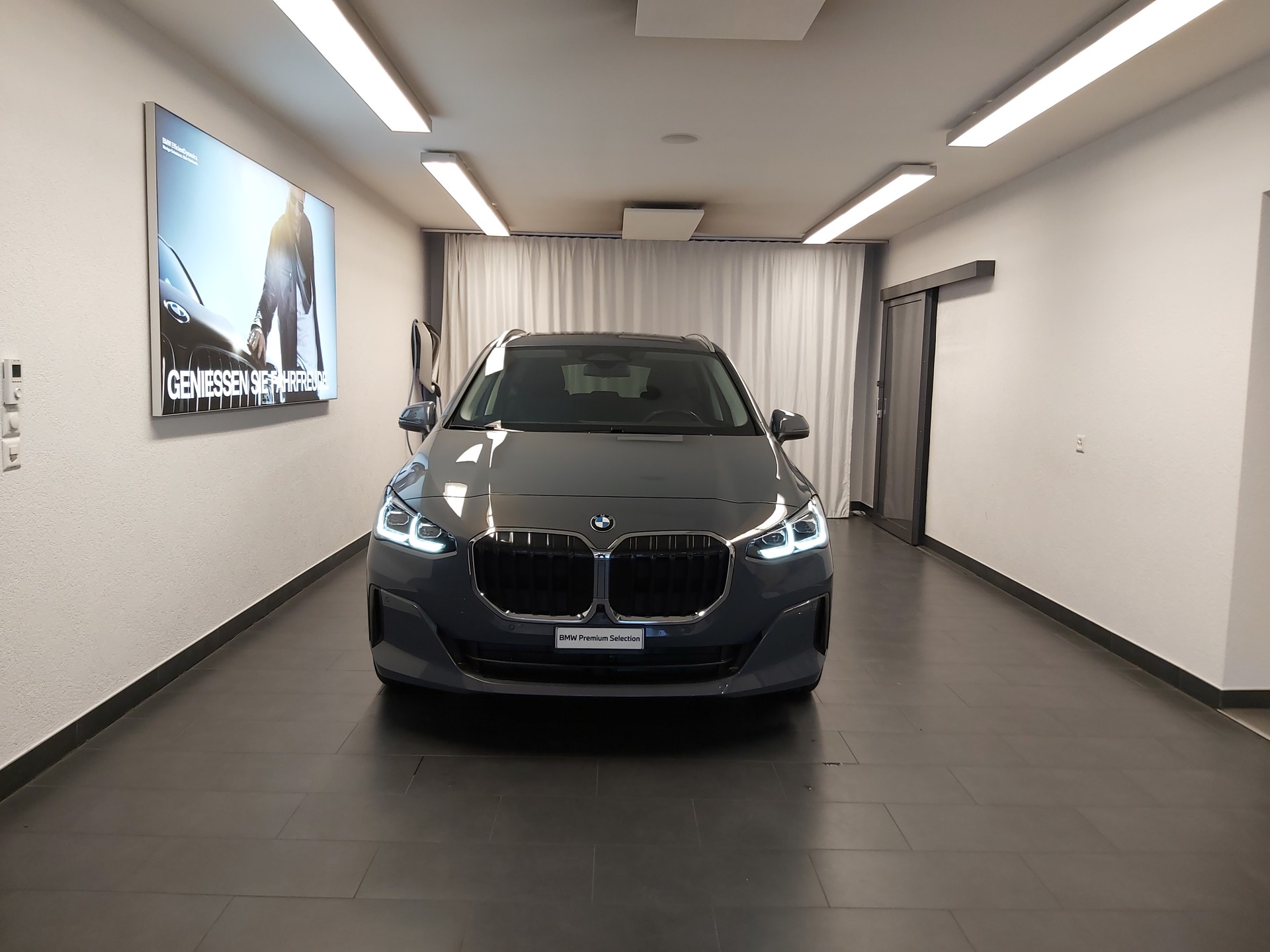 BMW 223d xDrive Active Tourer-image-1