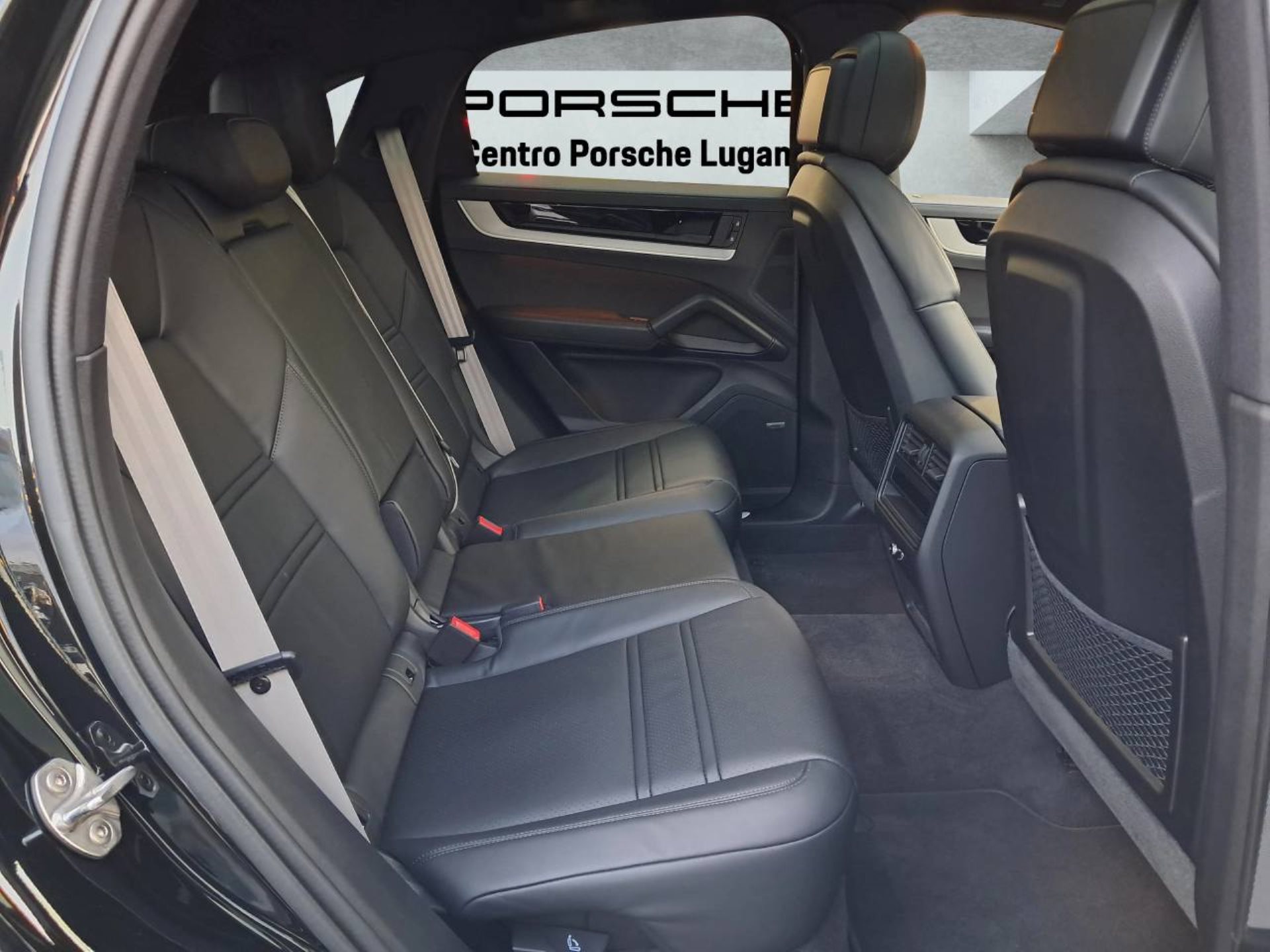 PORSCHE Cayenne E-Hybrid Coupé-image-17