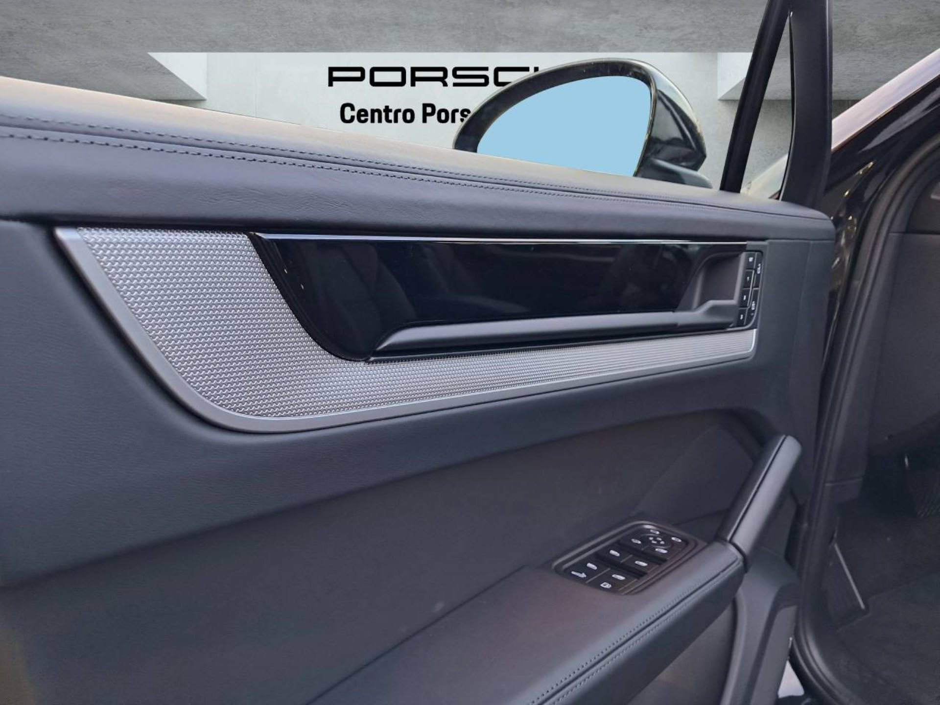 PORSCHE Cayenne E-Hybrid Coupé-image-27