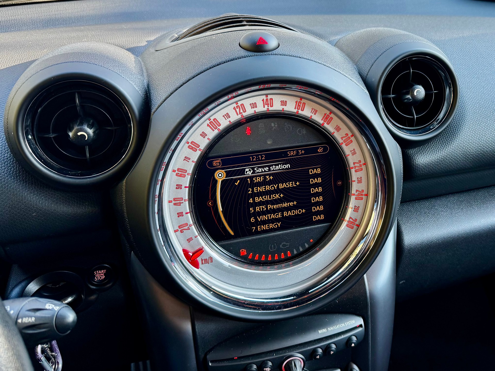 MINI Countryman Cooper SD ALL4-image-19
