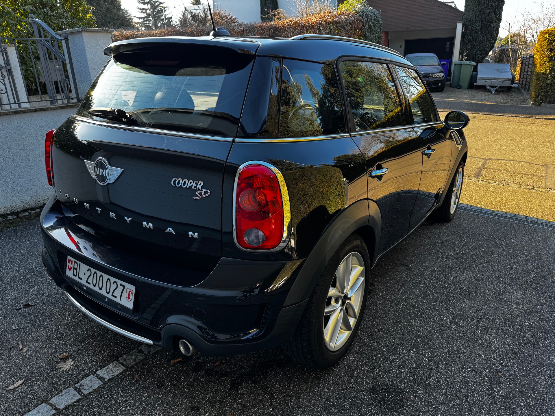 MINI Countryman Cooper SD ALL4-image-3