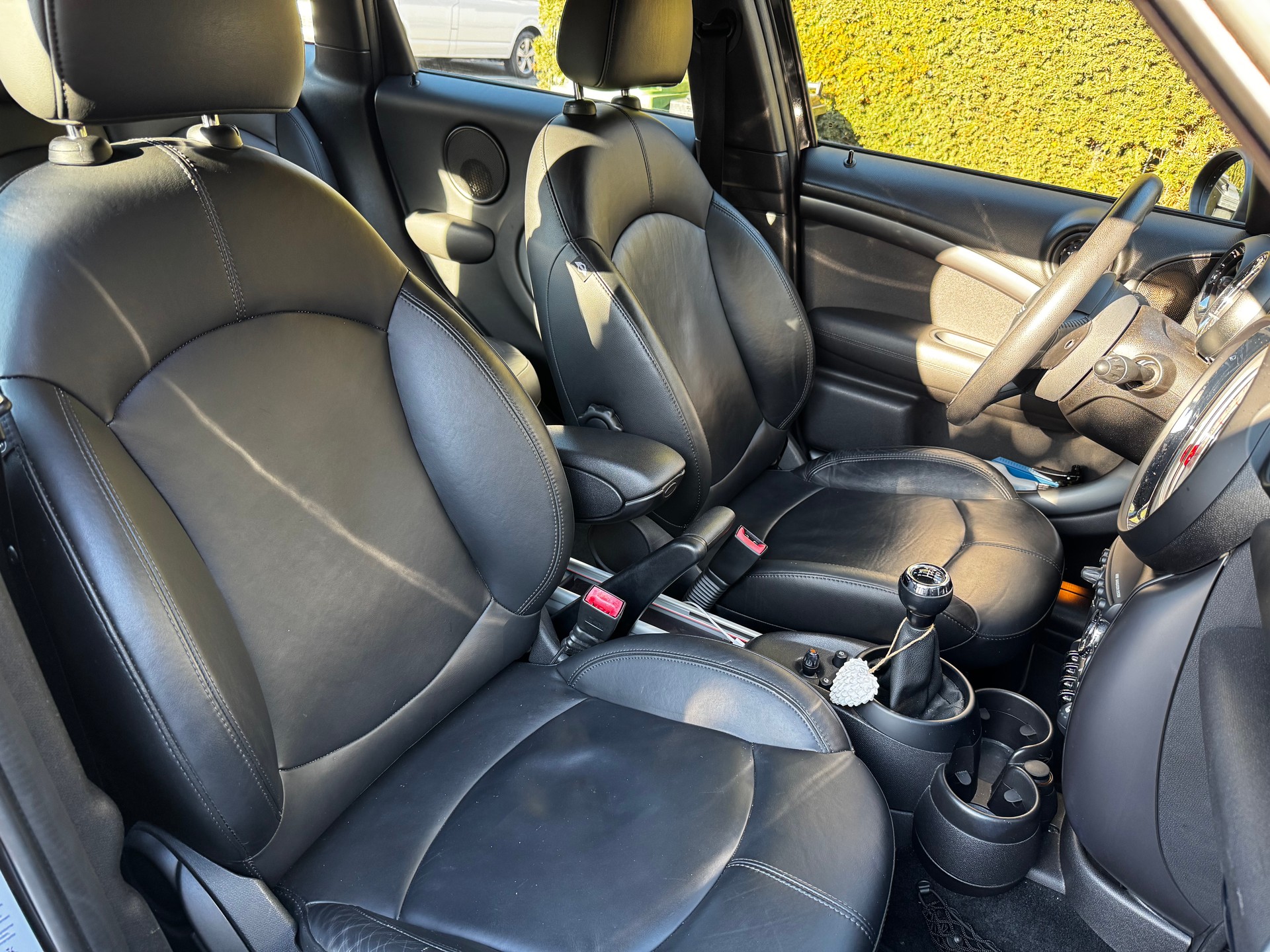 MINI Countryman Cooper SD ALL4-image-9
