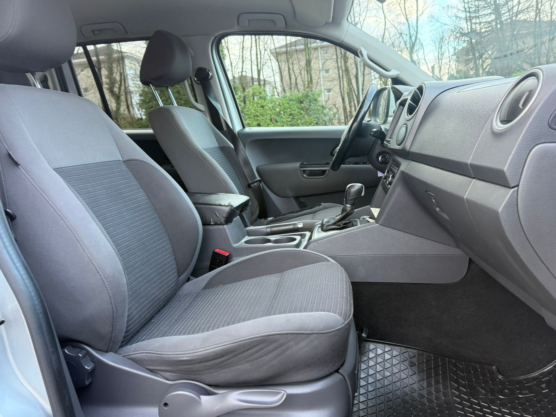 VW Amarok 2.0 BiTDI Trendline 4Motion permanent A-image-11