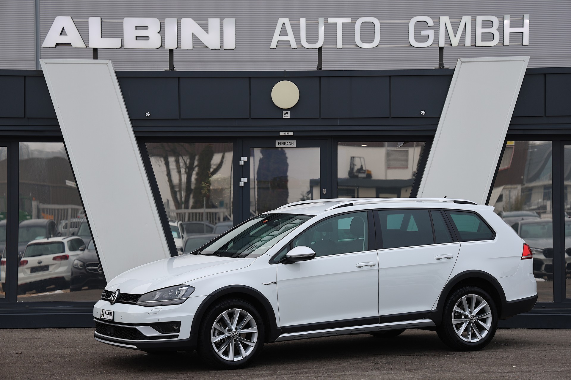 VW Golf 2.0 TDI Alltrack 4Motion-image-0