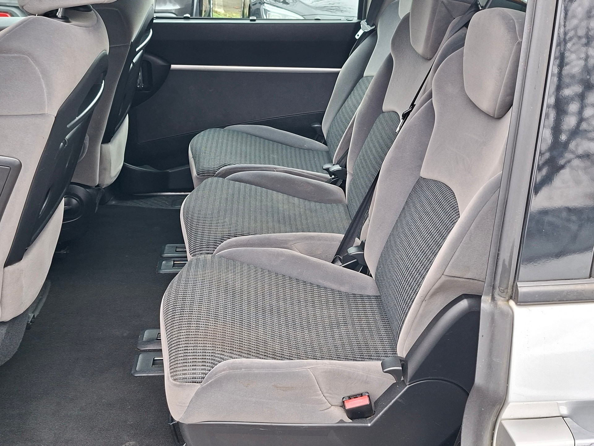CITROEN C8 2.0 16V HDi Attraction-image-5