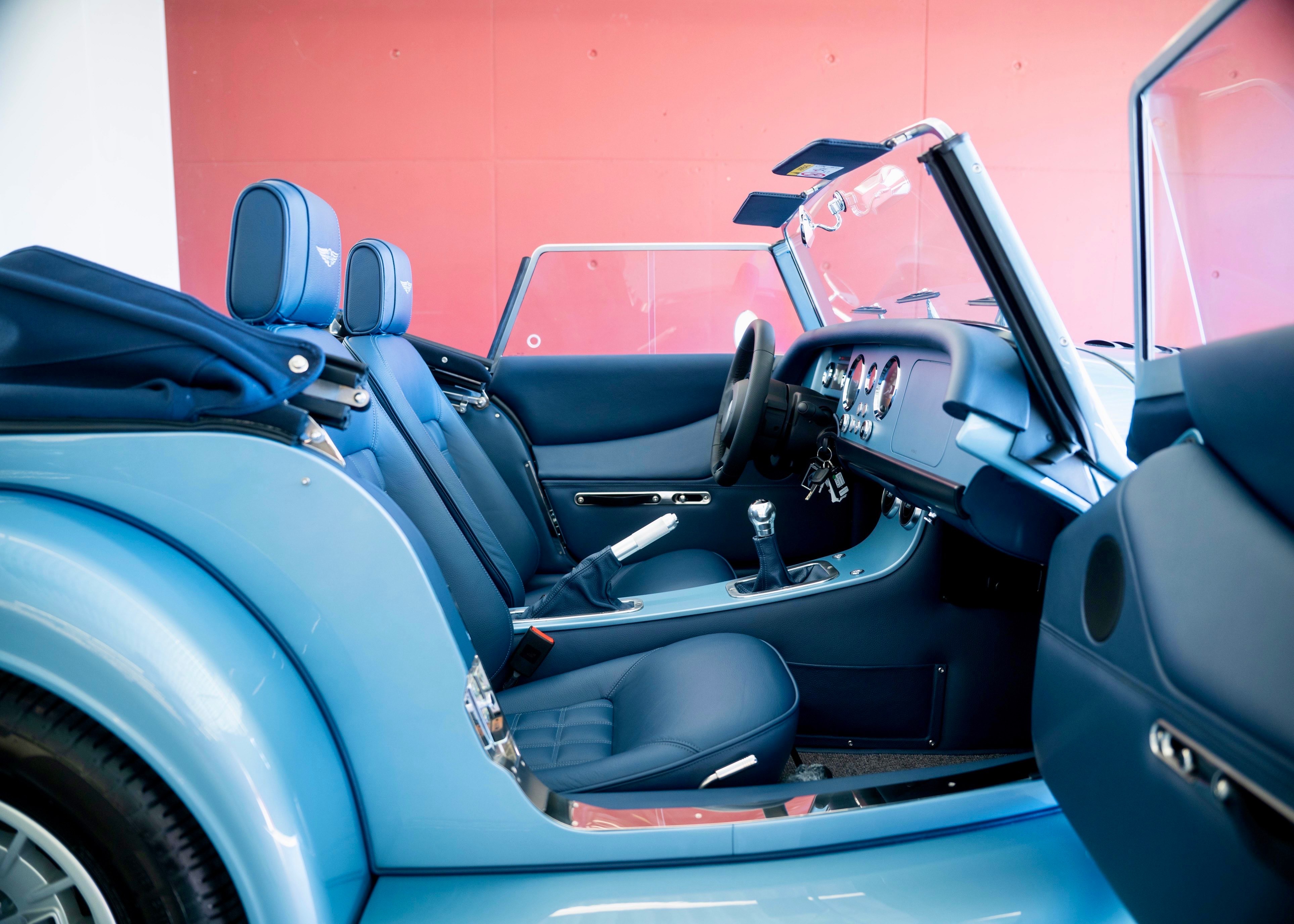 Image MORGAN PLUS-FOUR Plus Four 2.0 (New Swiss executive car, manual transmission, not registered, very low mileage)