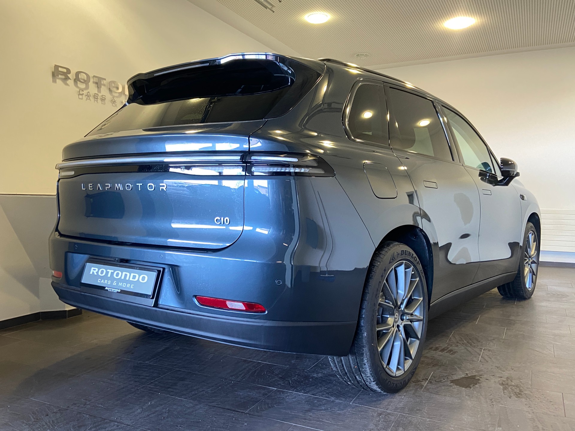 LEAPMOTOR C10 REEV Hybrid Design-image-1