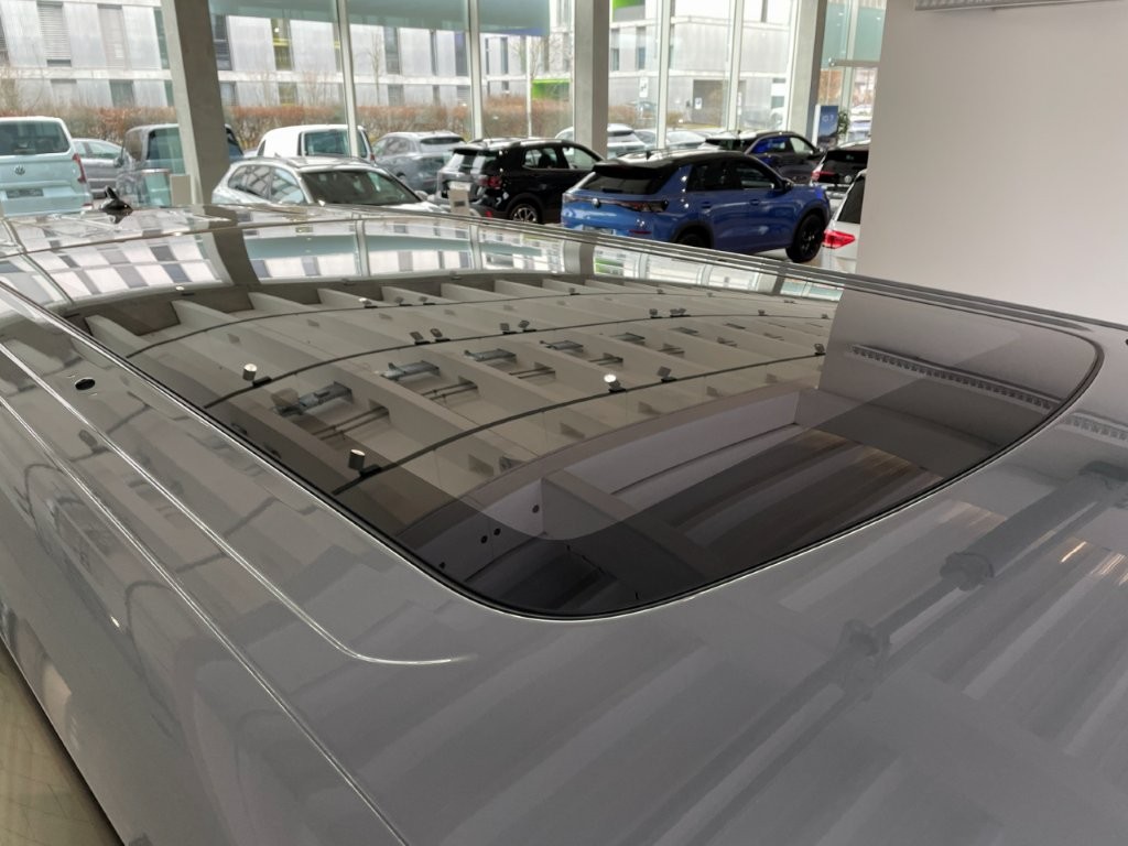 VW ID.Buzz LWB GTX 4 Motion-image-10
