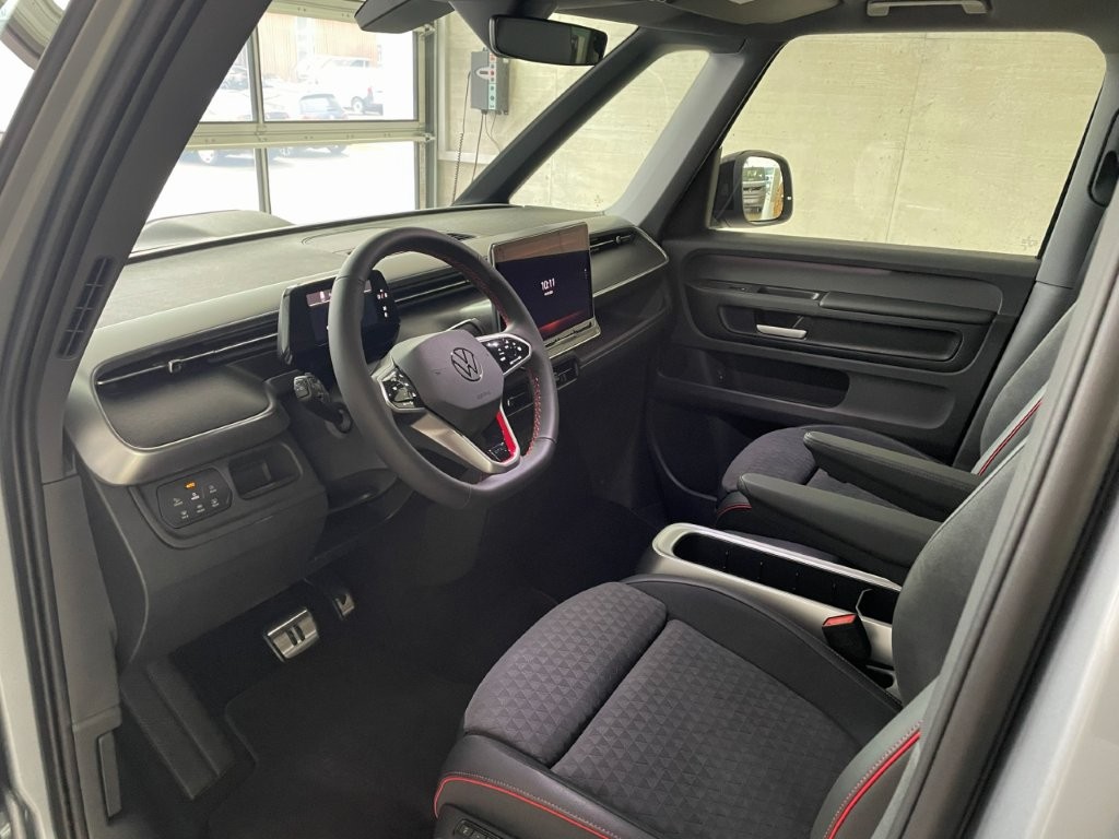 VW ID.Buzz LWB GTX 4 Motion-image-11