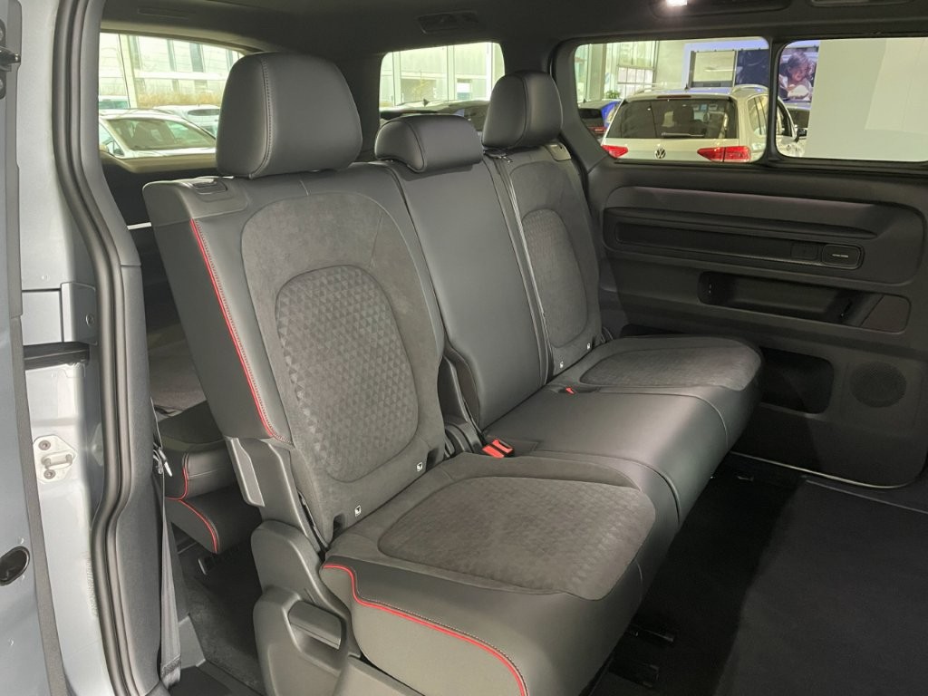 VW ID.Buzz LWB GTX 4 Motion-image-7
