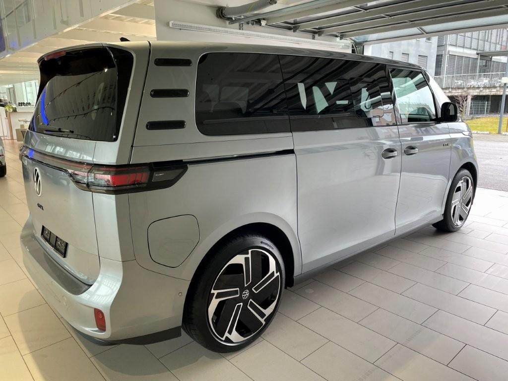VW ID.Buzz LWB GTX 4 Motion-image-1