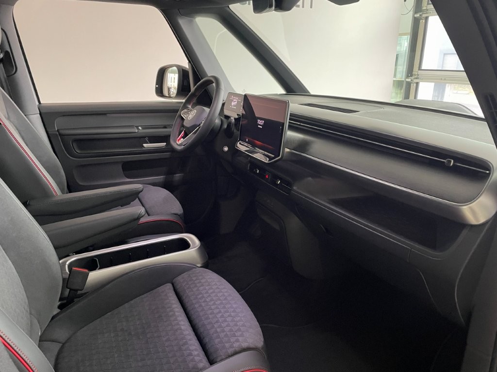 VW ID.Buzz LWB GTX 4 Motion-image-6