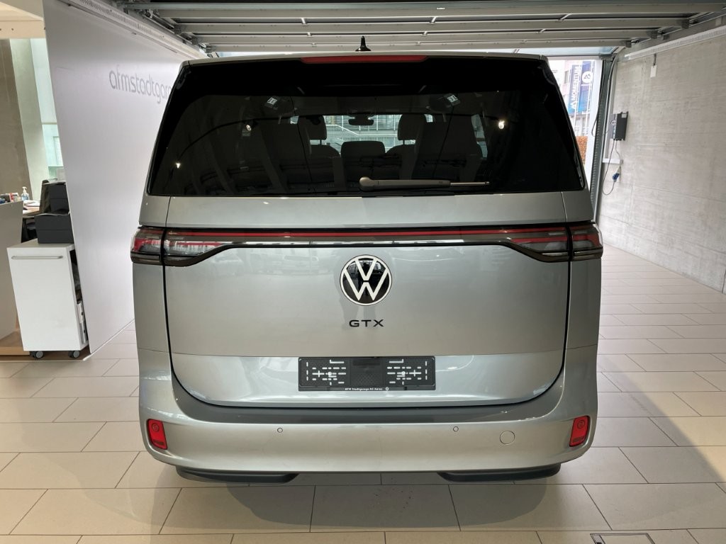 VW ID.Buzz LWB GTX 4 Motion-image-2