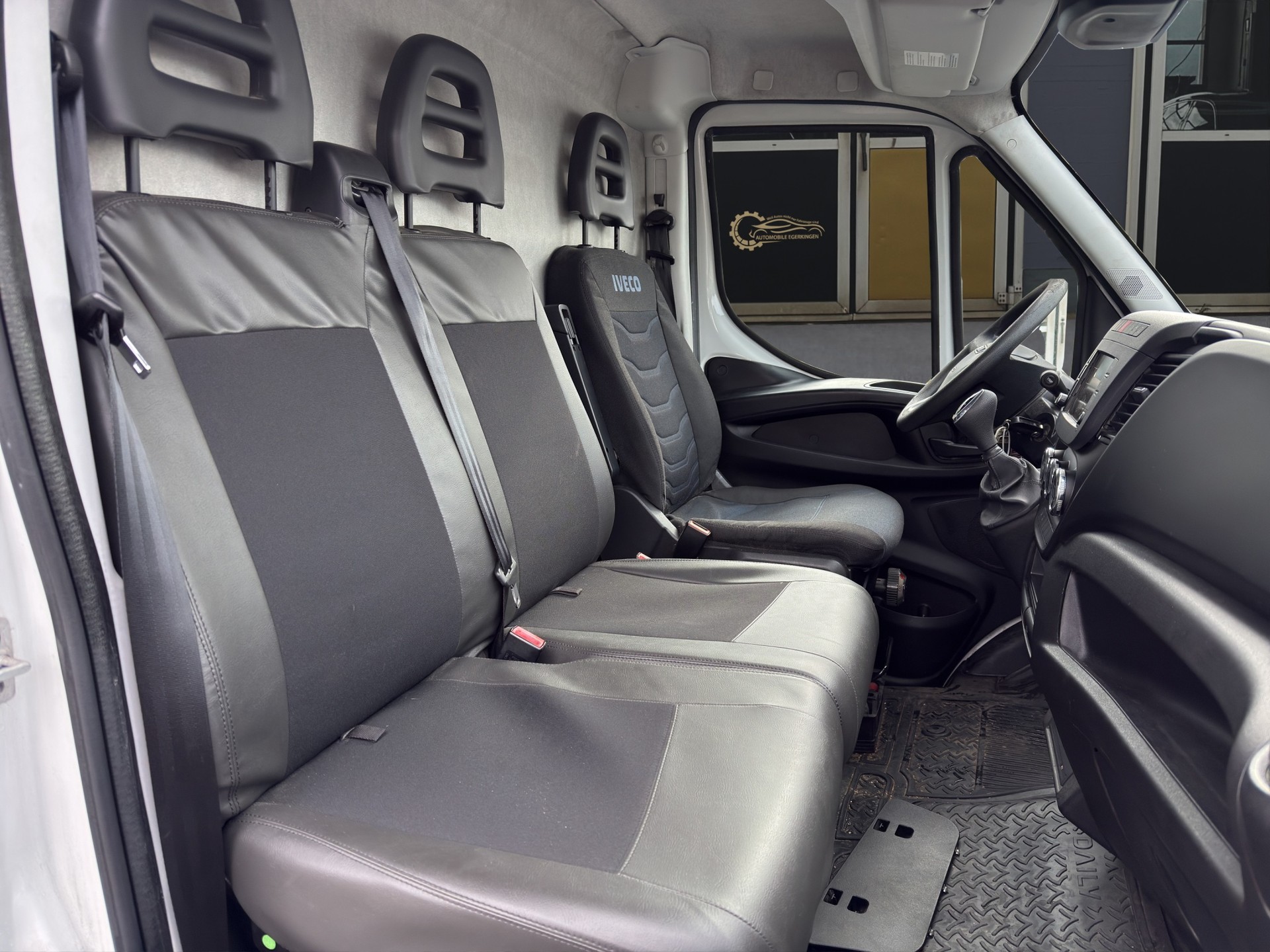 IVECO 35 S 13 V Automat mit Standheizung!-image-9