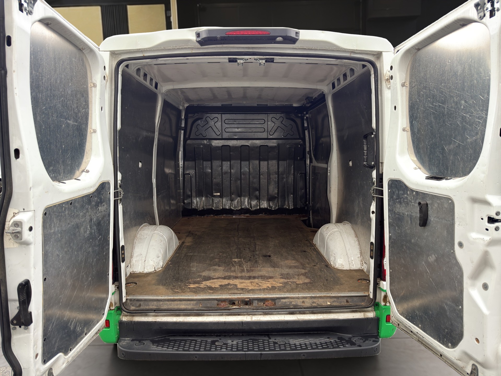 IVECO 35 S 13 V Automat mit Standheizung!-image-12