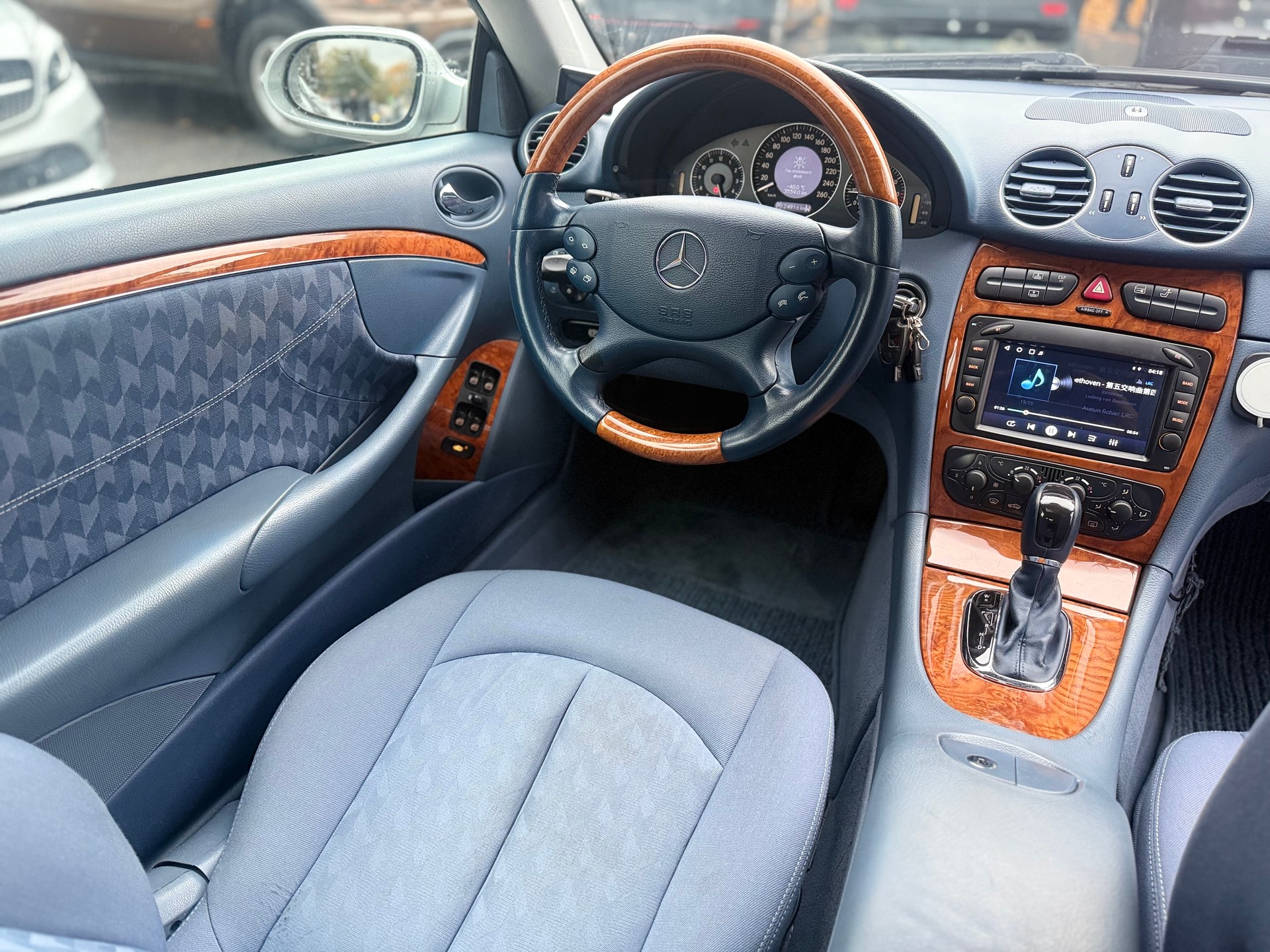 MERCEDES-BENZ CLK 240 Elégance-image-8