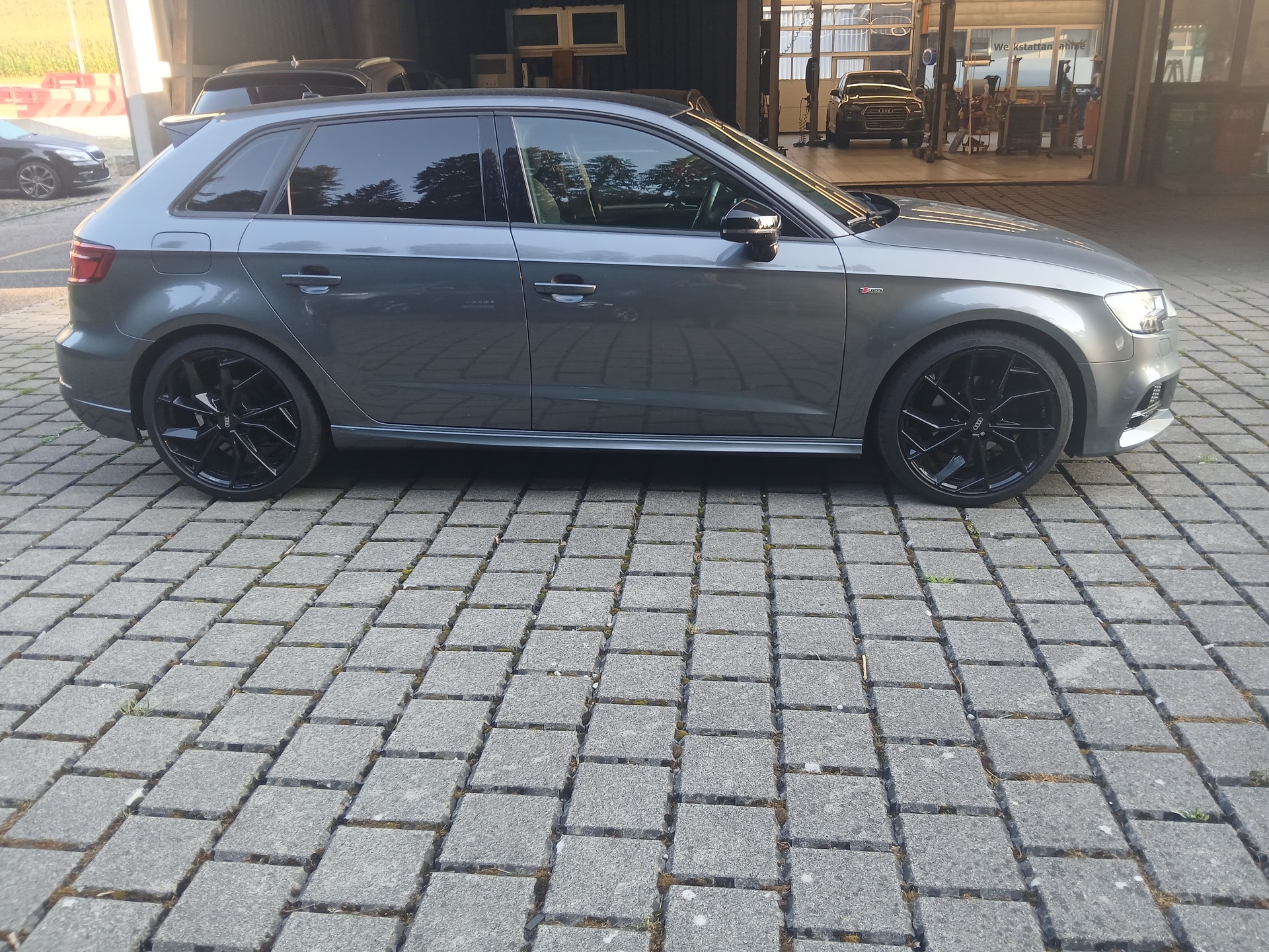 AUDI A3 Sportback 1.5 TFSI Sport-image-6