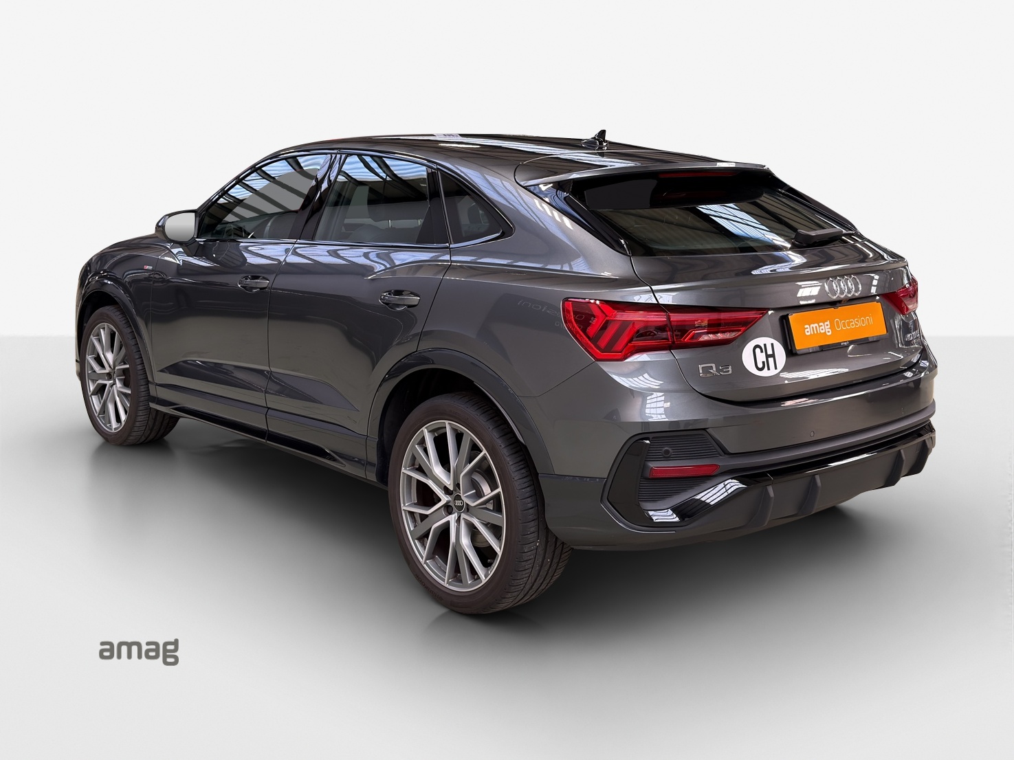AUDI Q3 Sportback 40 TFSI S line quattro S-tronic-image-2