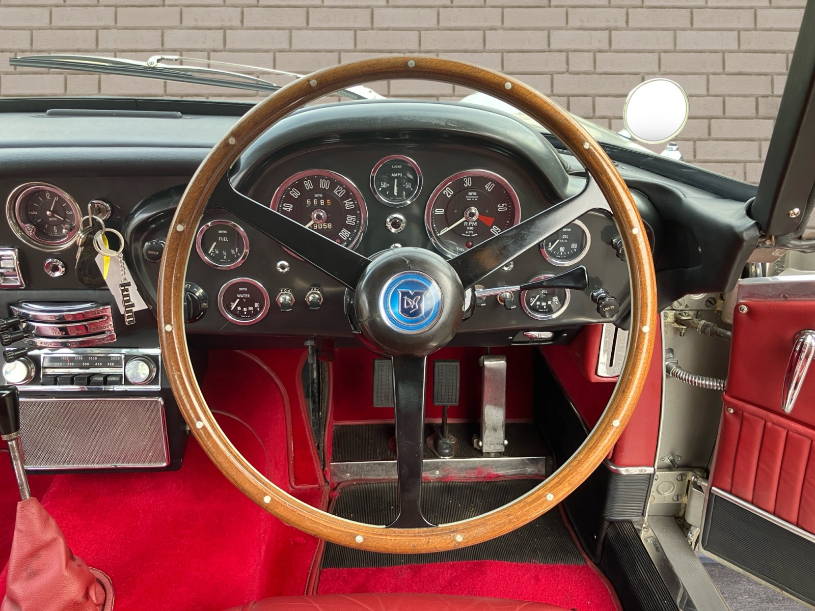 ASTON MARTIN DB5-image-10