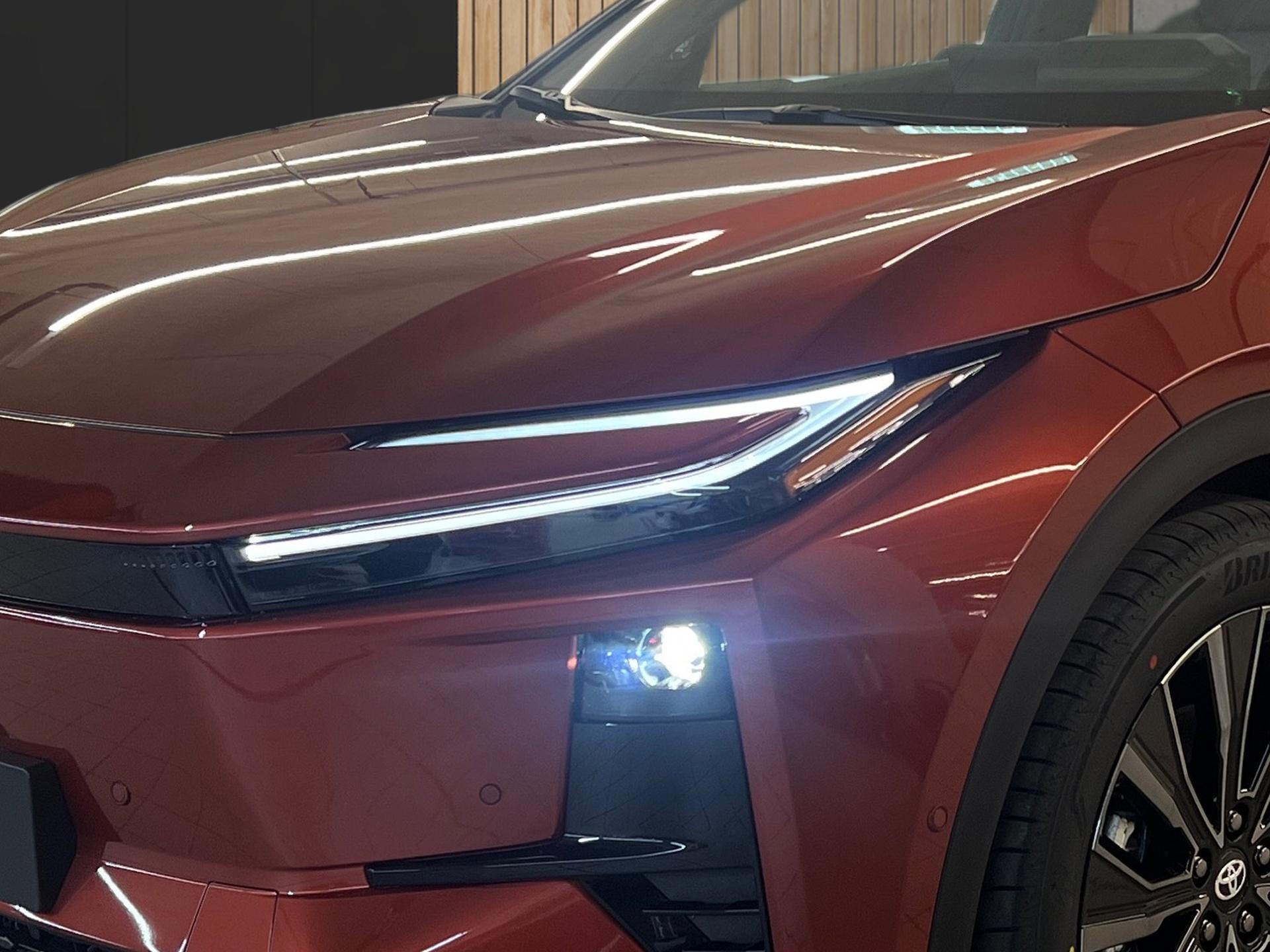 TOYOTA C-HR+ 77 kWh Premium AWD-image-8