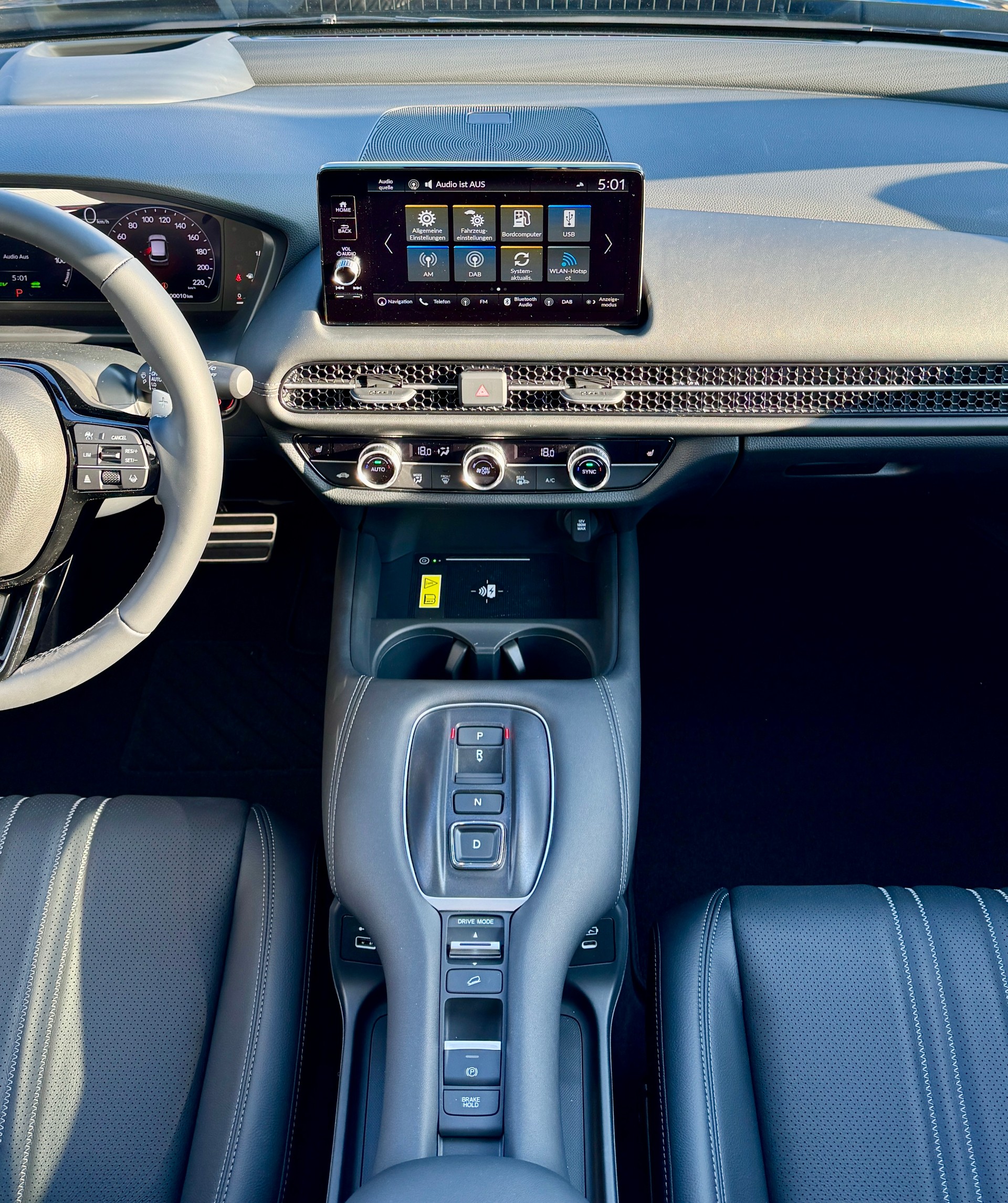 HONDA ZR-V 2.0i MMD Hybrid Advance Automatic in Premium Twinkle Black Pearl 1.9% Leasing Aktion-image-13