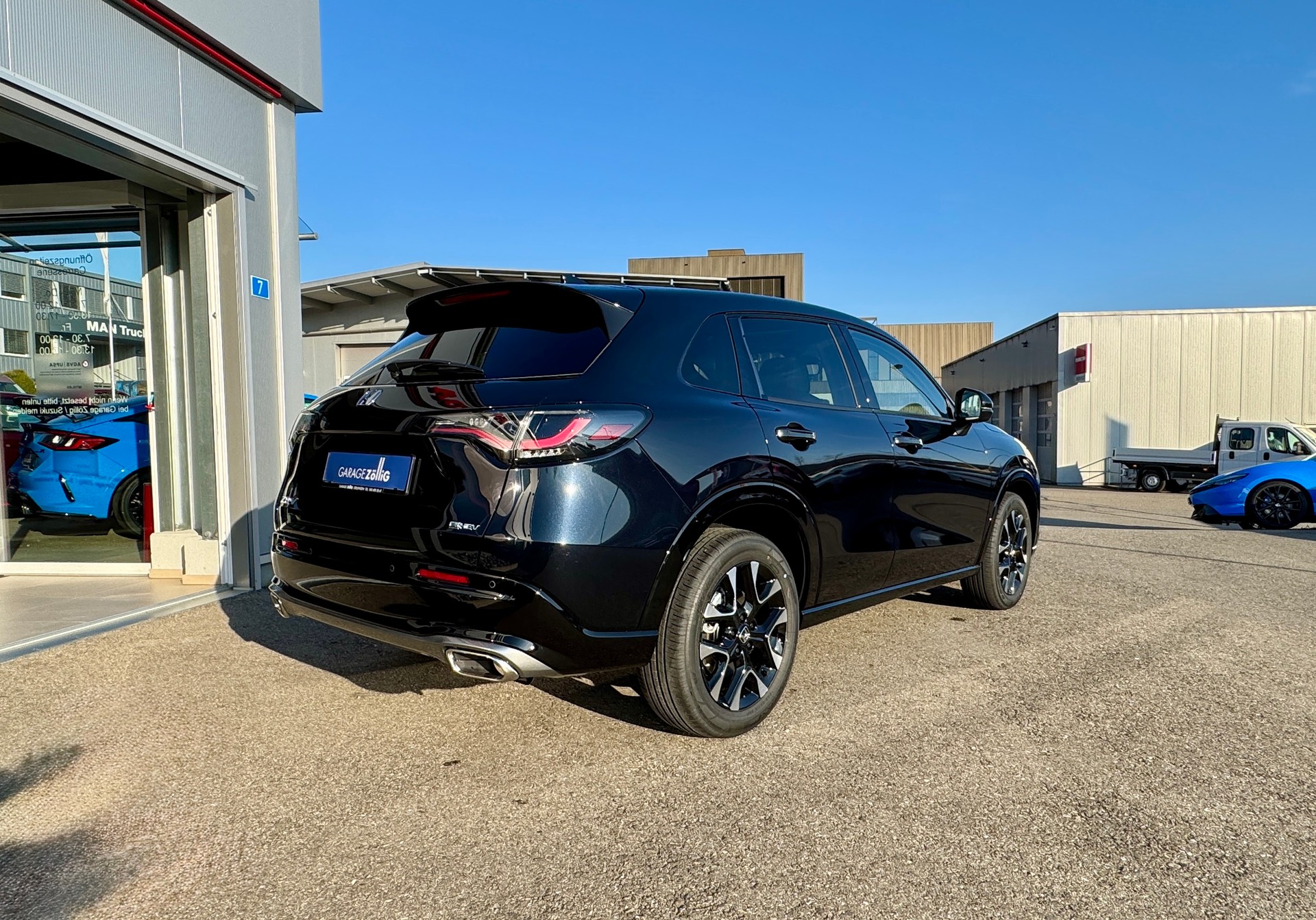 HONDA ZR-V 2.0i MMD Hybrid Advance Automatic in Premium Twinkle Black Pearl 1.9% Leasing Aktion-image-4