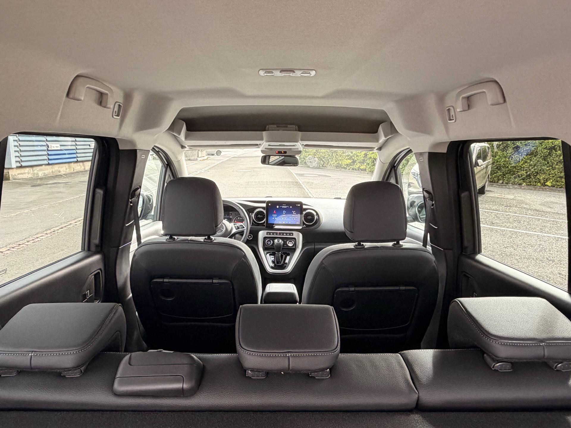 MERCEDES-BENZ T 180d Style S FWD-image-17