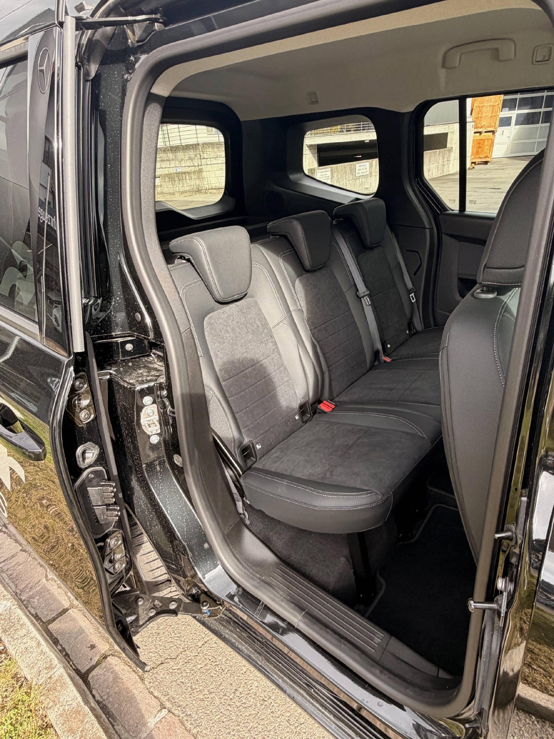 MERCEDES-BENZ T 180d Style S FWD-image-12