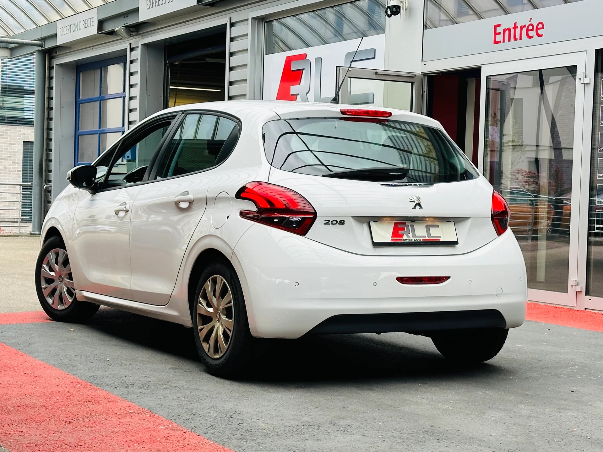PEUGEOT 208 1.2 PureTech Urban Soul-image-7