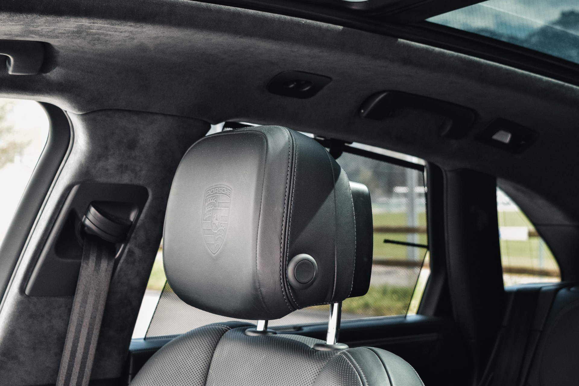 PORSCHE Macan Turbo PDK *111-Punkte*-image-17