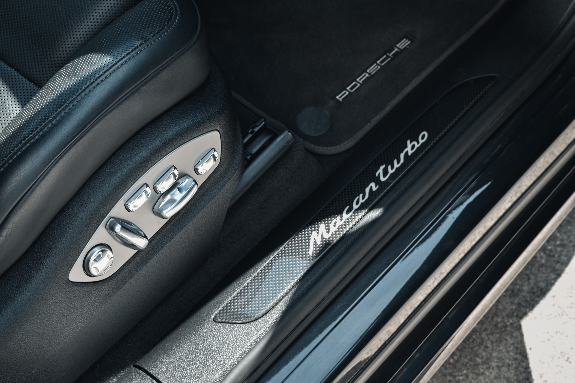 PORSCHE Macan Turbo PDK *111-Punkte*-image-15