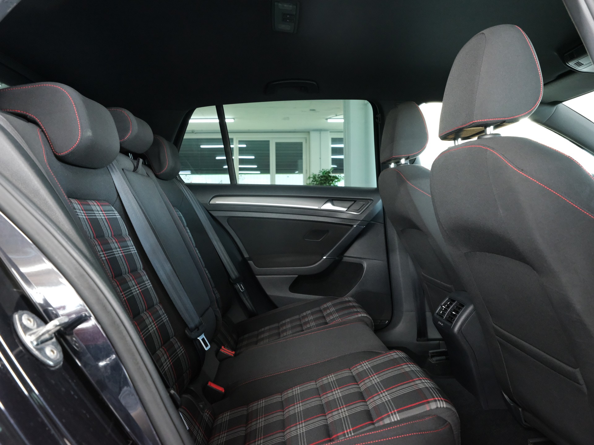 VW Golf 2.0 TSI GTI DSG *Rückfahrkamera* *Sportabgassanlage* *GTI Performance*-image-10