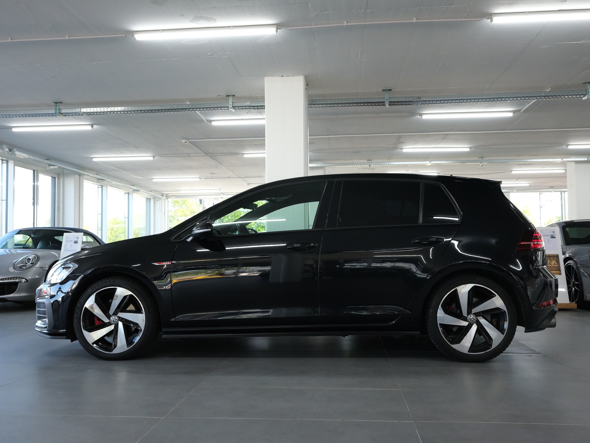 VW Golf 2.0 TSI GTI DSG *Rückfahrkamera* *Sportabgassanlage* *GTI Performance*-image-3
