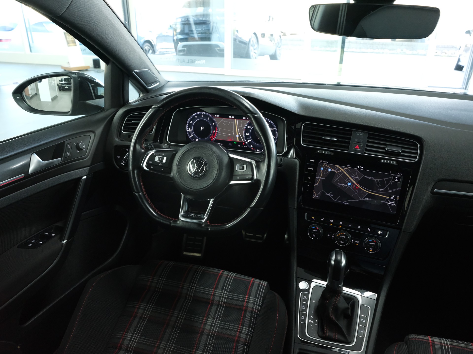 VW Golf 2.0 TSI GTI DSG *Rückfahrkamera* *Sportabgassanlage* *GTI Performance*-image-11
