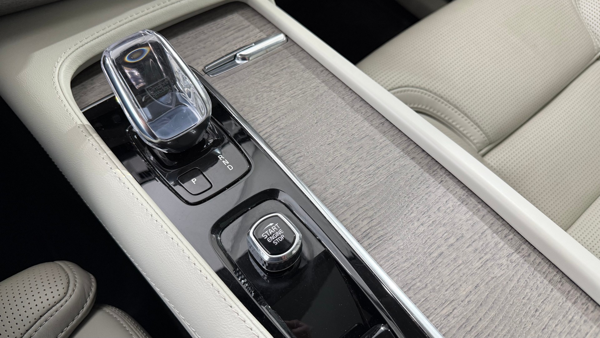 VOLVO XC90 T8 eAWD Inscription-image-14