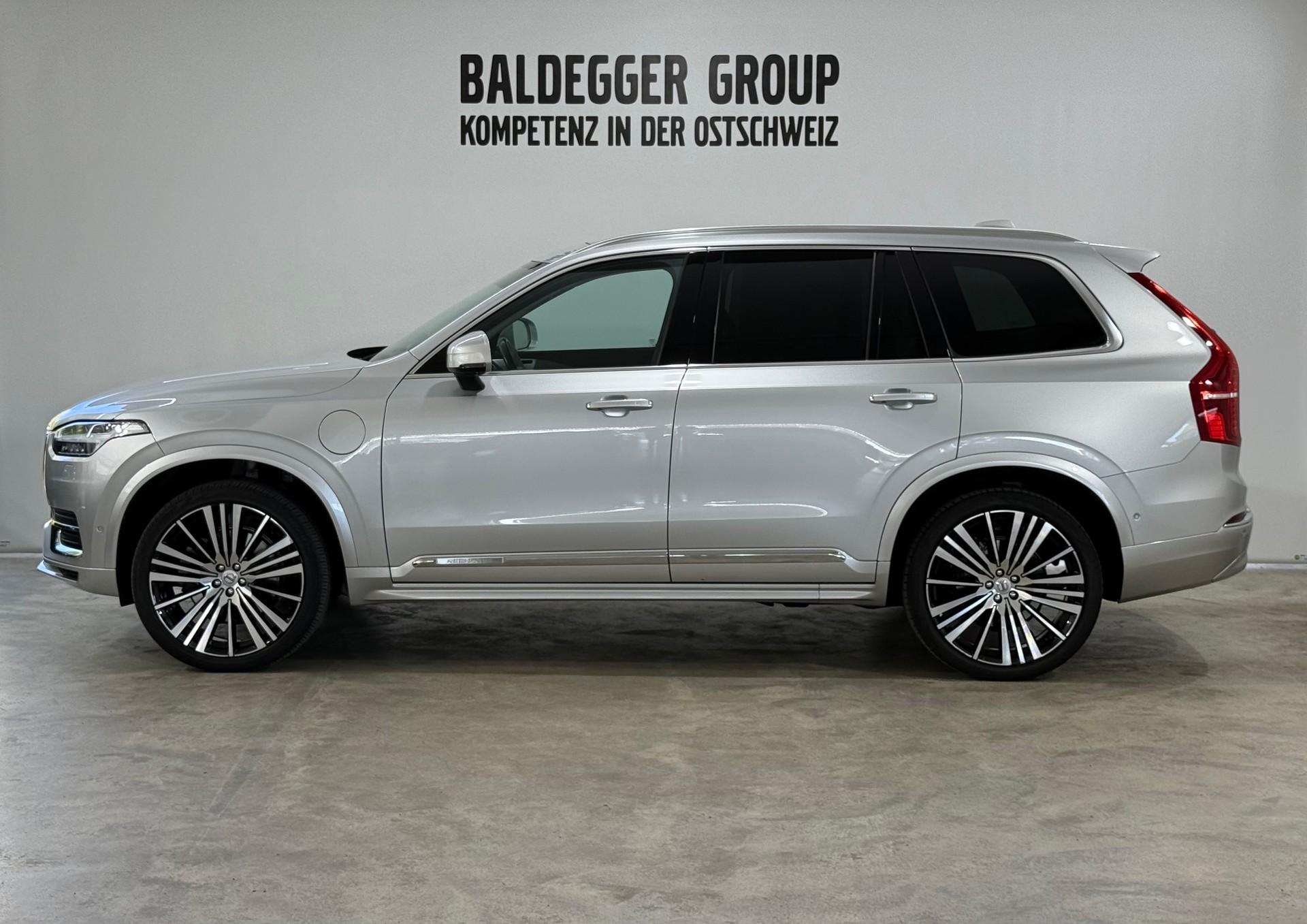 VOLVO XC90 T8 eAWD Inscription-image-1