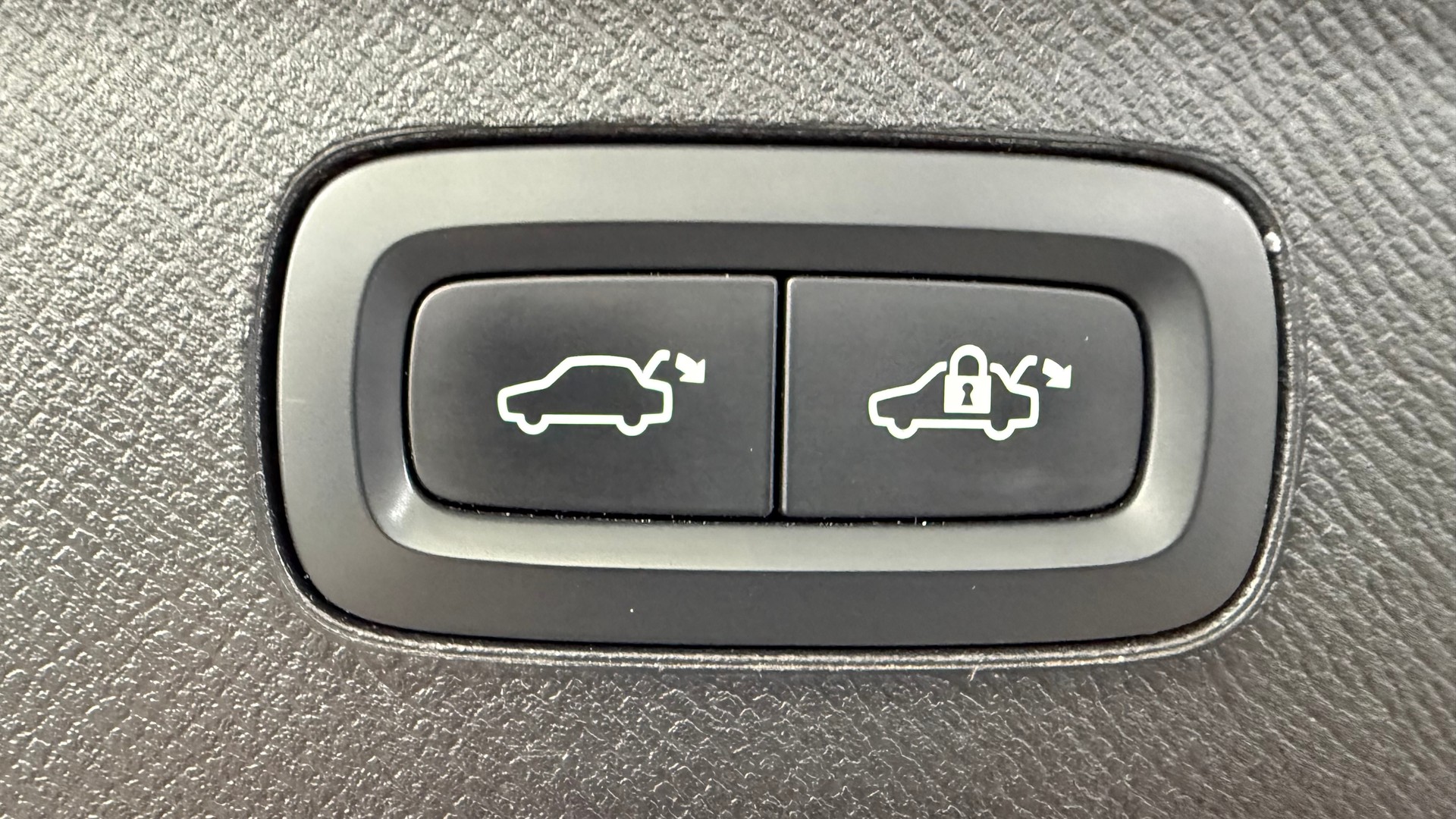 VOLVO XC90 T8 eAWD Inscription-image-15