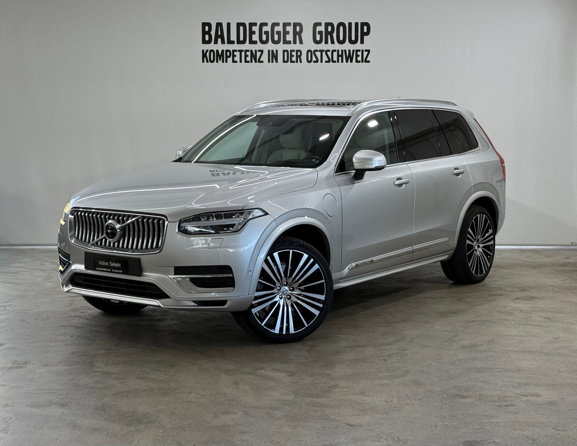 VOLVO XC90 T8 eAWD Inscription-image-0
