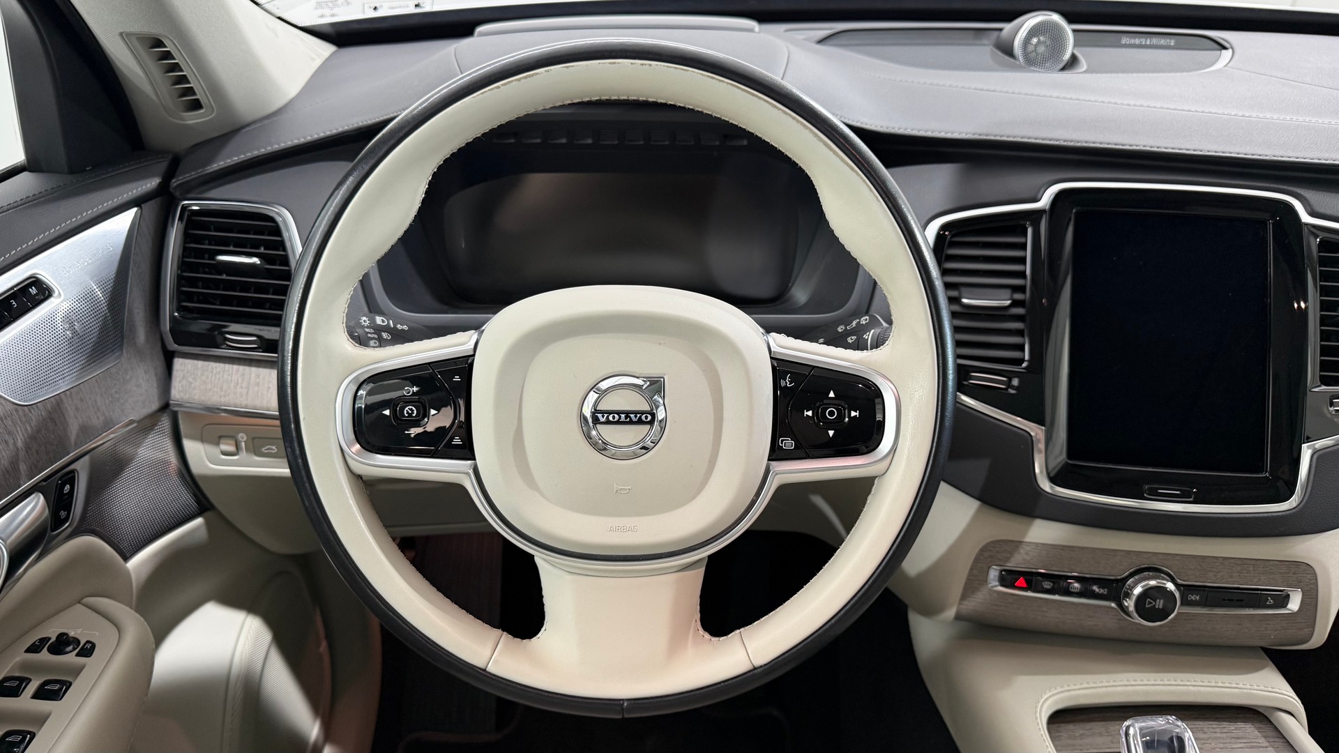 VOLVO XC90 T8 eAWD Inscription-image-12