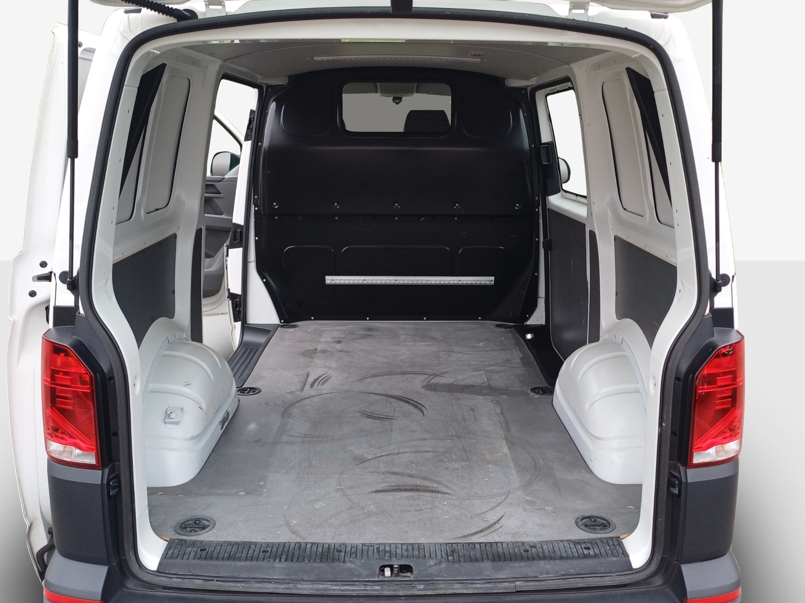 VW T6.1 2.0 TDI-image-12