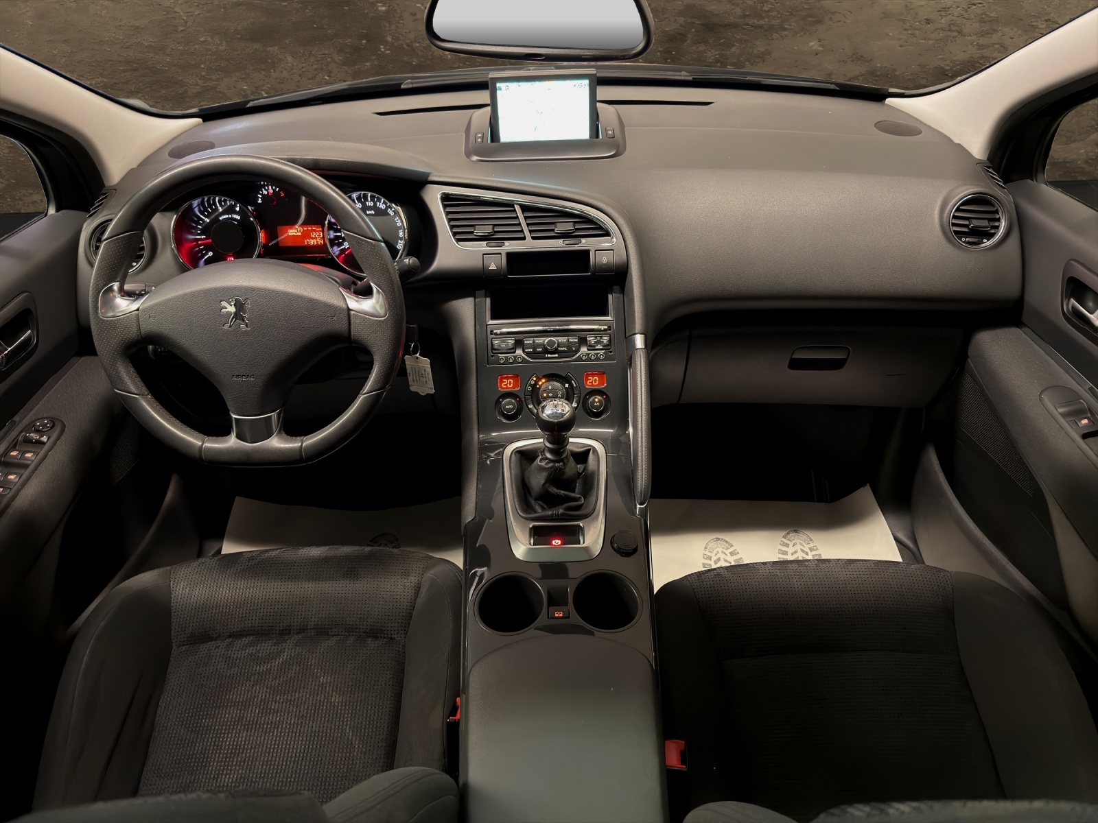 PEUGEOT 3008 1.6 16V T Active-image-3
