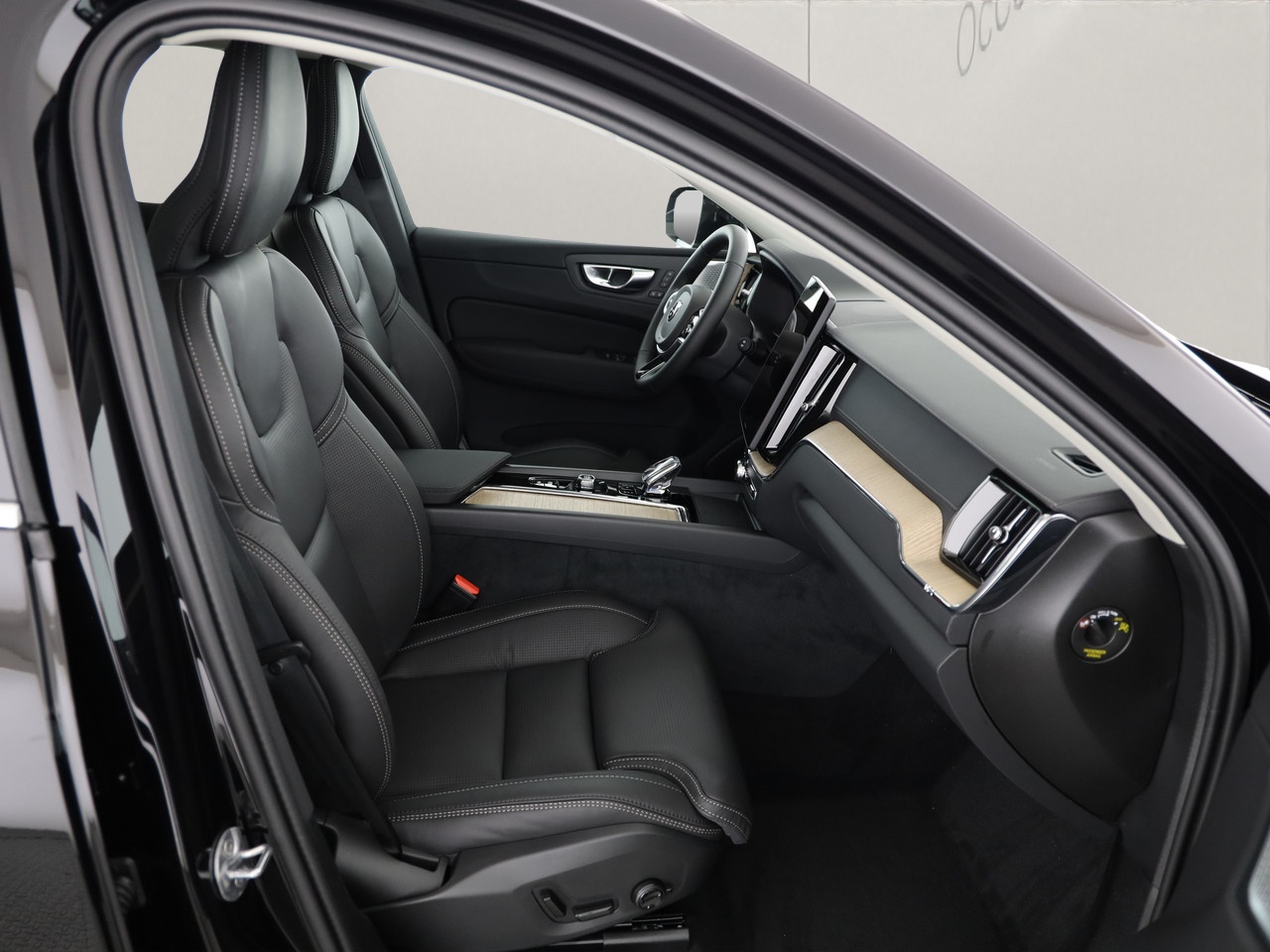 VOLVO XC60 2.0 T8 TE Ultra Bright eAWD-image-8
