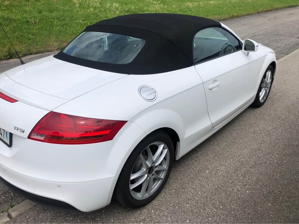AUDI TT-image-1