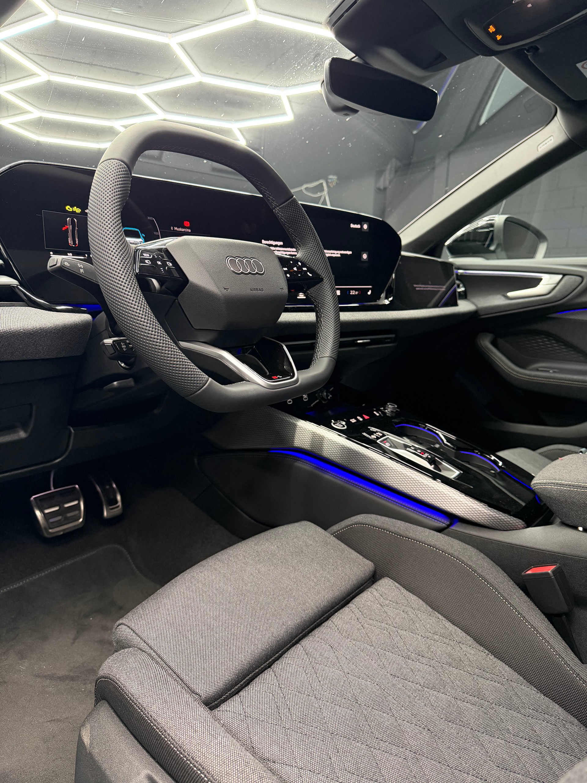 AUDI A5 Limousine 2.0 TFSI S-Tronic-image-10