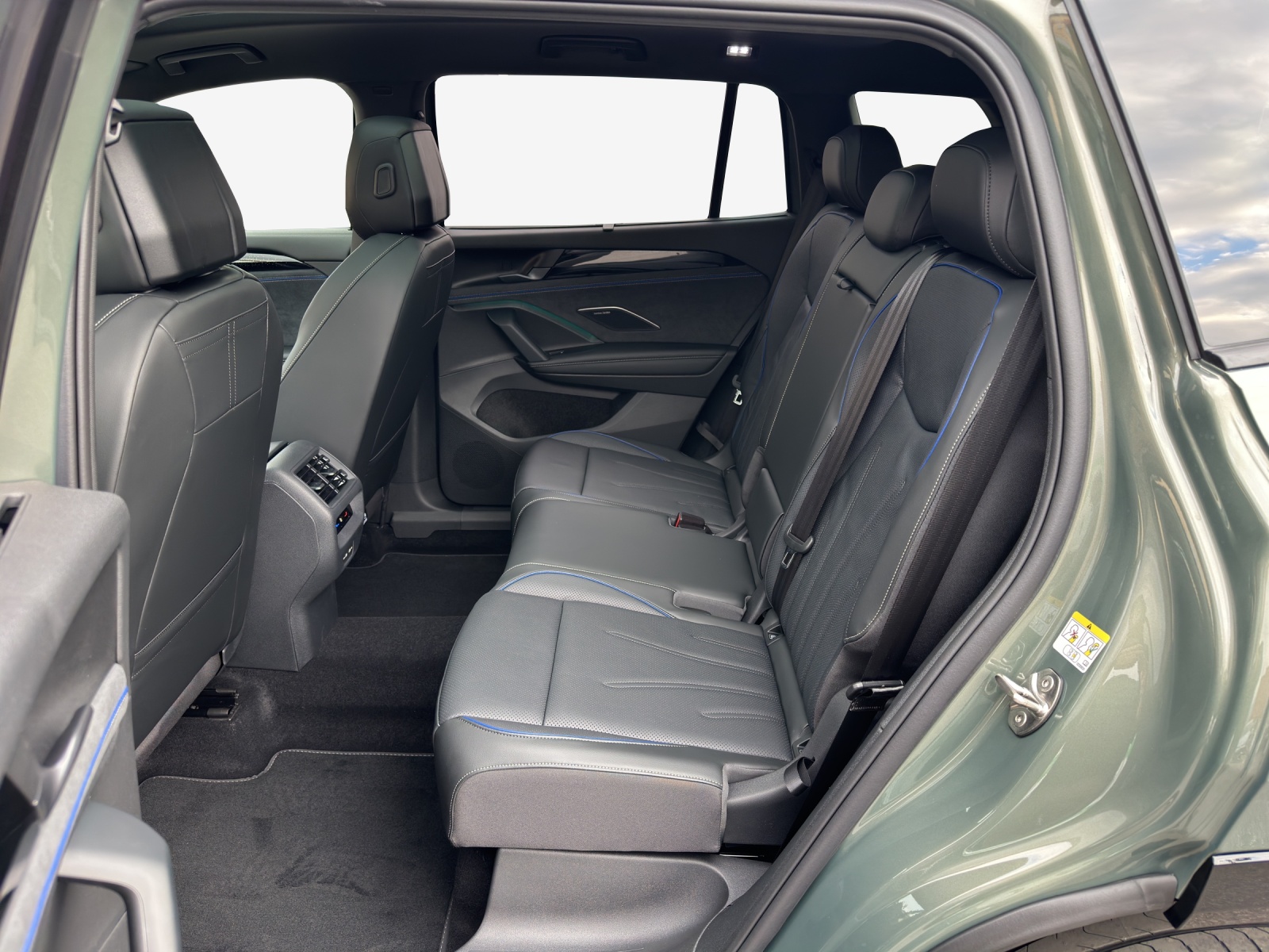 VW Tayron 2.0 TSI R-Line United DSG 4Motion-image-11