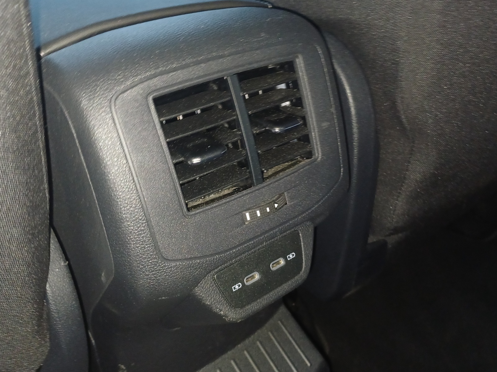 VW T-Roc 2.0 TDI SCR R-Line 4Motion DSG-image-15